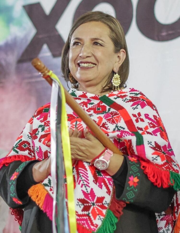 ¡No solo Sheinbaum! Xóchitl Gálvez recibe bastón de mando en San Luis Potosí