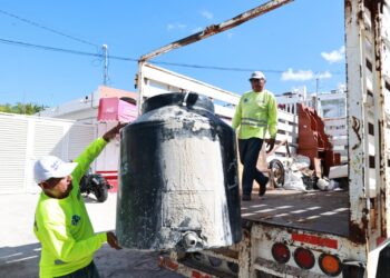Realizan jornada de descacharrización en Miraflores y Caridad del Cobre de Isla Mujeres