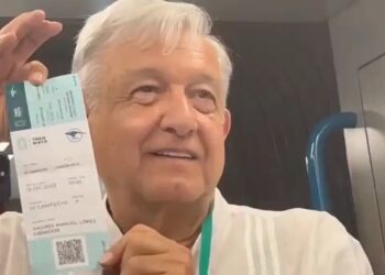 AMLO comparte con reporteros primer recorrido del Tren Maya