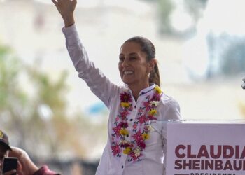Acapulco estará de pie por su gente y el apoyo del gobierno: Sheinbaum