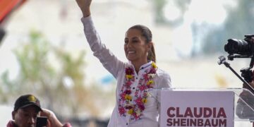 Acapulco estará de pie por su gente y el apoyo del gobierno: Sheinbaum