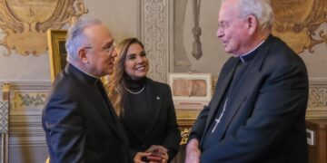 Se reúne Mara Lezama con Monseñor Peña Parra en el Vaticano para hablar de la justicia social para el pueblo de México