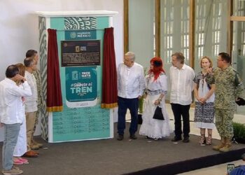 Con develación de placa AMLO inaugura primera etapa de Tren Maya