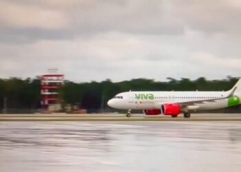 Aterriza el primer vuelo comercial en el aeropuerto Felipe Carrillo