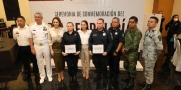 Cancún reconoce a Policía del Año con emotiva conmemoración