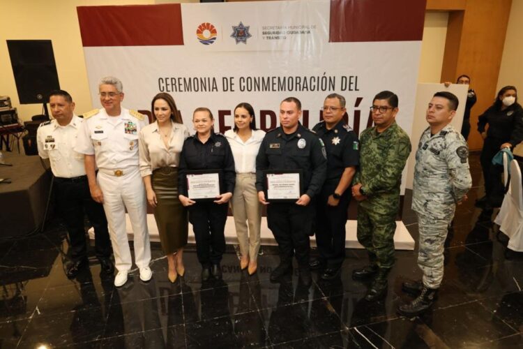 Cancún reconoce a Policía del Año con emotiva conmemoración