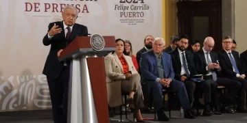Paquete de reformas incluye modificación a 36 artículos constitucionales, señala AMLO