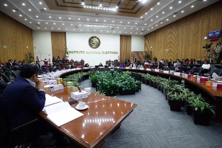 Llenan al INE de quejas por actos anticipados de promoción electoral