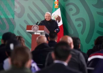 AMLO reta a la oposición a presentar su proyecto para el país