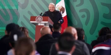AMLO reta a la oposición a presentar su proyecto para el país