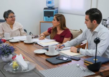 La gobernadora Mara Lezama y la secretaria de Economía Raquel Buenrostro se reúnen en Cancún