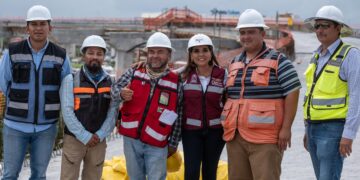 Mara Lezama supervisa avances en puente Nichupté, obra emblemática para justicia social