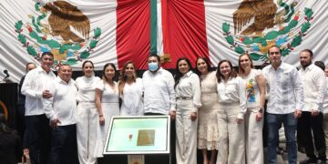 Blanca Merari asiste a conmemoración del 49 Aniversario de la Promulgación de la Constitución Política de Quintana Roo