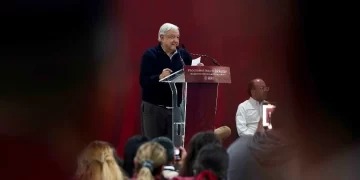 Paquete de reformas busca garantizar derechos sociales: AMLO
