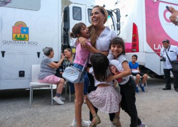 Mara Lezama anuncia unidades médicas móviles en Chunhuhub, Francisco Uh May y Calderitas