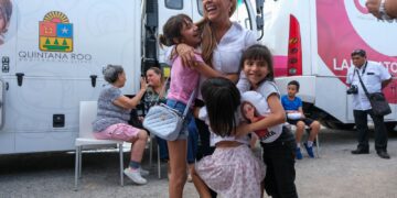 Mara Lezama anuncia unidades médicas móviles en Chunhuhub, Francisco Uh May y Calderitas