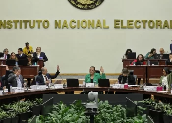En el INE avalan esquema de tres debates presidenciales