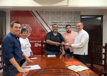 Se registran Cora Amalia Castilla y José Luis Ross como aspirantes del PRI a diputados federales