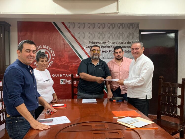 Se registran Cora Amalia Castilla y José Luis Ross como aspirantes del PRI a diputados federales