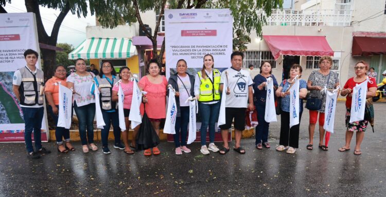 Fortalece Atenea Gómez Ricalde infraestructura en Isla Mujeres con obras de pavimentación
