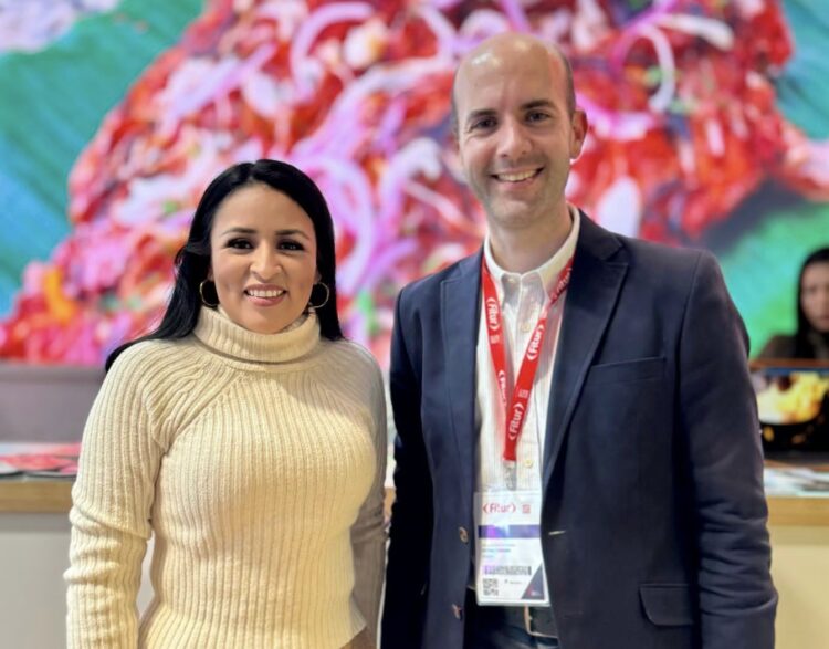 Estrechan Puerto Morelos y Catral, España lazos de promoción en FITUR 2024