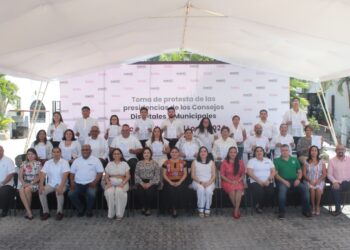 Rinden protesta presidencias de Consejos Distritales y Municipales del IEQROO