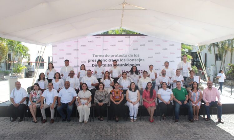 Rinden protesta presidencias de Consejos Distritales y Municipales del IEQROO