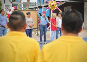 Convive Lili Campos con internos del Centro de Retención Municipal