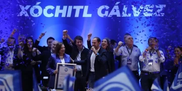 Recibe Xóchitl Gálvez constancia como candidata del PAN a la Presidencia