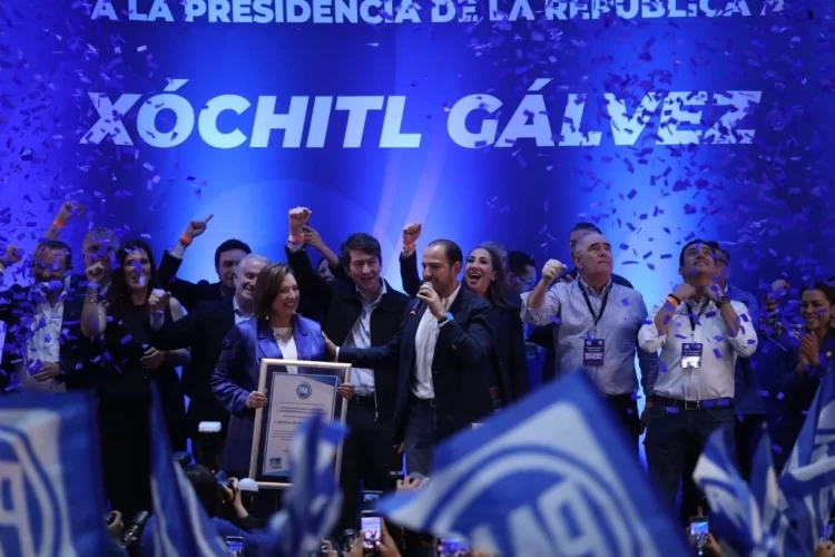 Recibe Xóchitl Gálvez constancia como candidata del PAN a la Presidencia