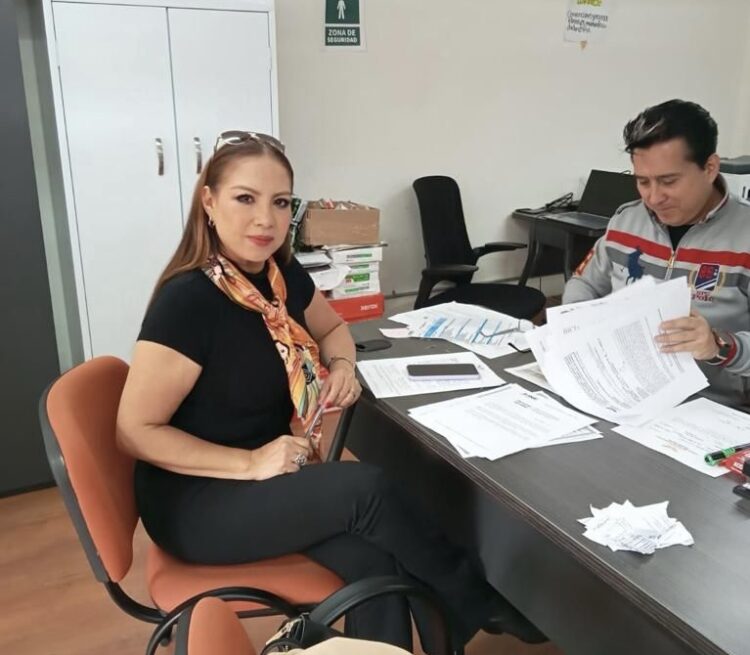 Se registra Ludivina Menchaca como precandidata a diputada local por el Distrito 1