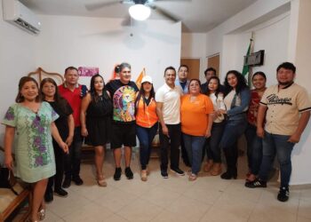 Calienta motores la 'ola naranja' en Puerto Morelos