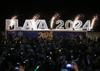 Reciben solidarenses y visitantes Año Nuevo 2024 en el Portal Maya