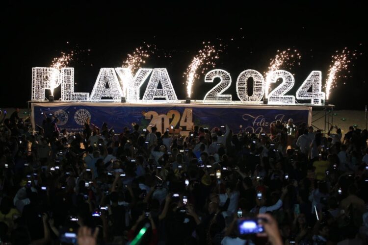 Reciben solidarenses y visitantes Año Nuevo 2024 en el Portal Maya