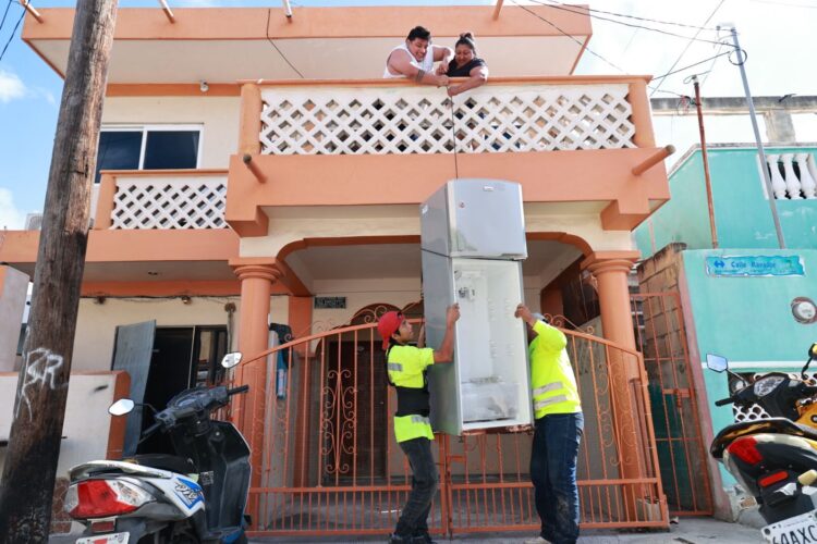 Llega a las colonias Cañotal y Miraflores de Isla Mujeres la primera descacharrización del 2024