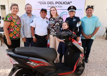 Atenea Gómez reconoce desempeño y compromiso de policías de Isla Mujeres