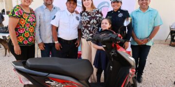 Atenea Gómez reconoce desempeño y compromiso de policías de Isla Mujeres