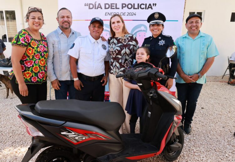 Atenea Gómez reconoce desempeño y compromiso de policías de Isla Mujeres