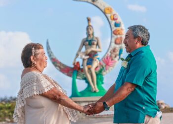 Invitan a parejas a inscribirse al programa de Bodas Colectivas en Isla Mujeres