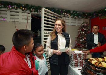 Atenea Gómez supervisa operativo de regreso a clases en Isla Mujeres