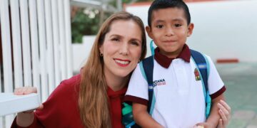Continúa Atenea Gómez supervisando programas escolares en Isla Mujeres