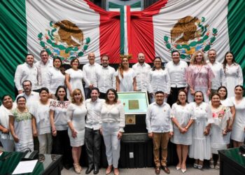 Conmemoran 49 aniversario de la promulgación de la Constitución de Quintana Roo