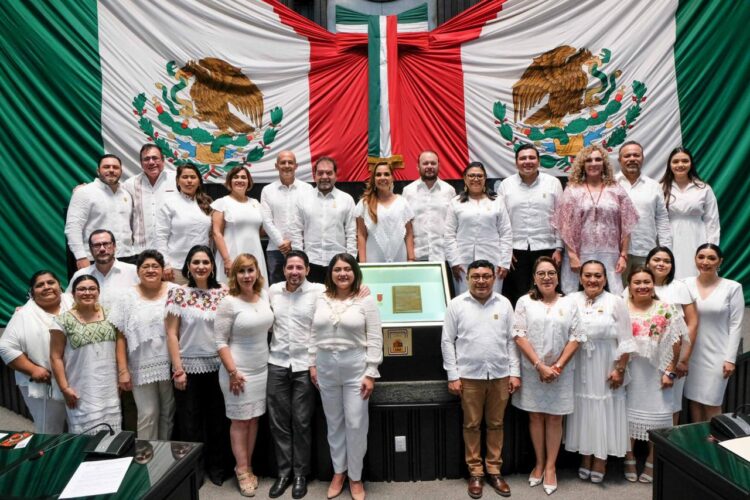 Conmemoran 49 aniversario de la promulgación de la Constitución de Quintana Roo