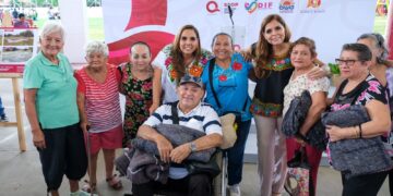 Mara Lezama encabezó campaña “Abrigando Corazones” en el renovado parque Aarón Merino