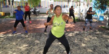 Fomenta gobierno de Isla Mujeres actividad física de mujeres con clases gratuitas de zumba