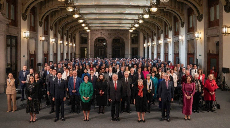 El presidente López Obrador agradece labor de diplomáticos mexicanos