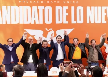 Se apunta Jorge Máynez como precandidato presidencial, arropado por la cúpula naranja