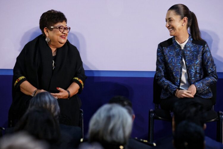 Propone Sheinbaum a Godoy participar en encuesta para Senado