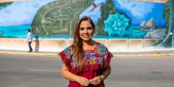 Mara Lezama presenta los 17 murales que transforman el centro histórico de Chetumal