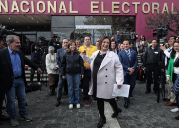 Xóchitl Gálvez se deslinda del PAN y PRI